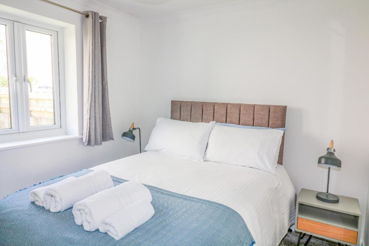 Waters Reach Villa Kingsbridge  Bagian luar foto