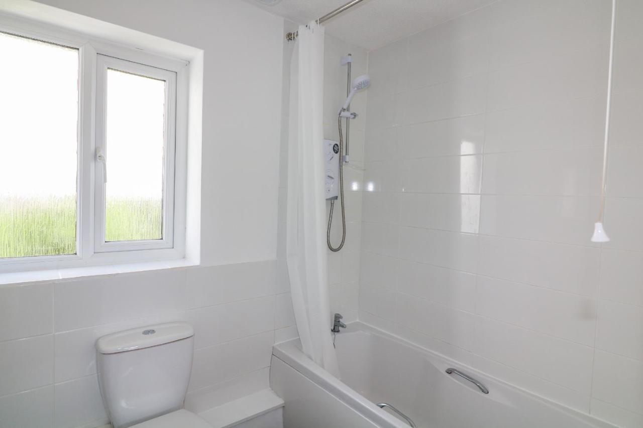 Waters Reach Villa Kingsbridge  Bagian luar foto