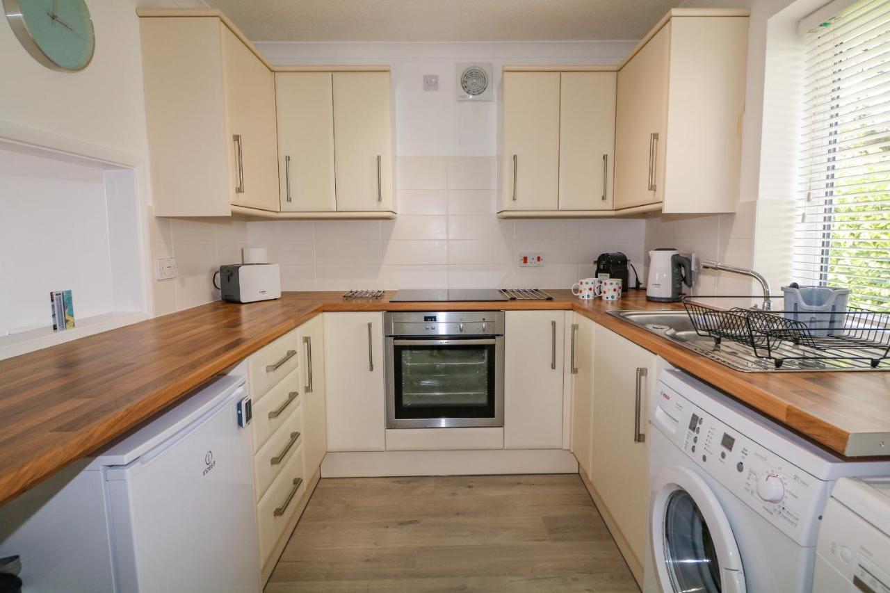Waters Reach Villa Kingsbridge  Bagian luar foto
